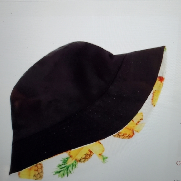 Reverseable Pineapple Bucket Hat 🍃 - Picture 3 of 7